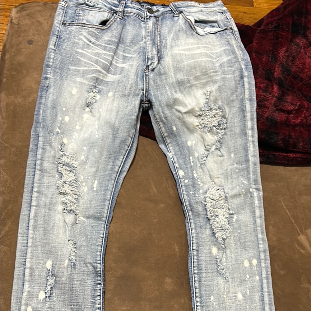 Stylish Distressed Men's Jeans in Light Blue